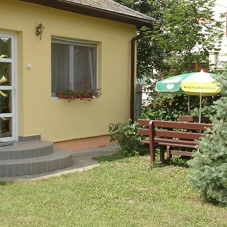 Emese Apartman Hajdúszoboszló Buitenkant foto