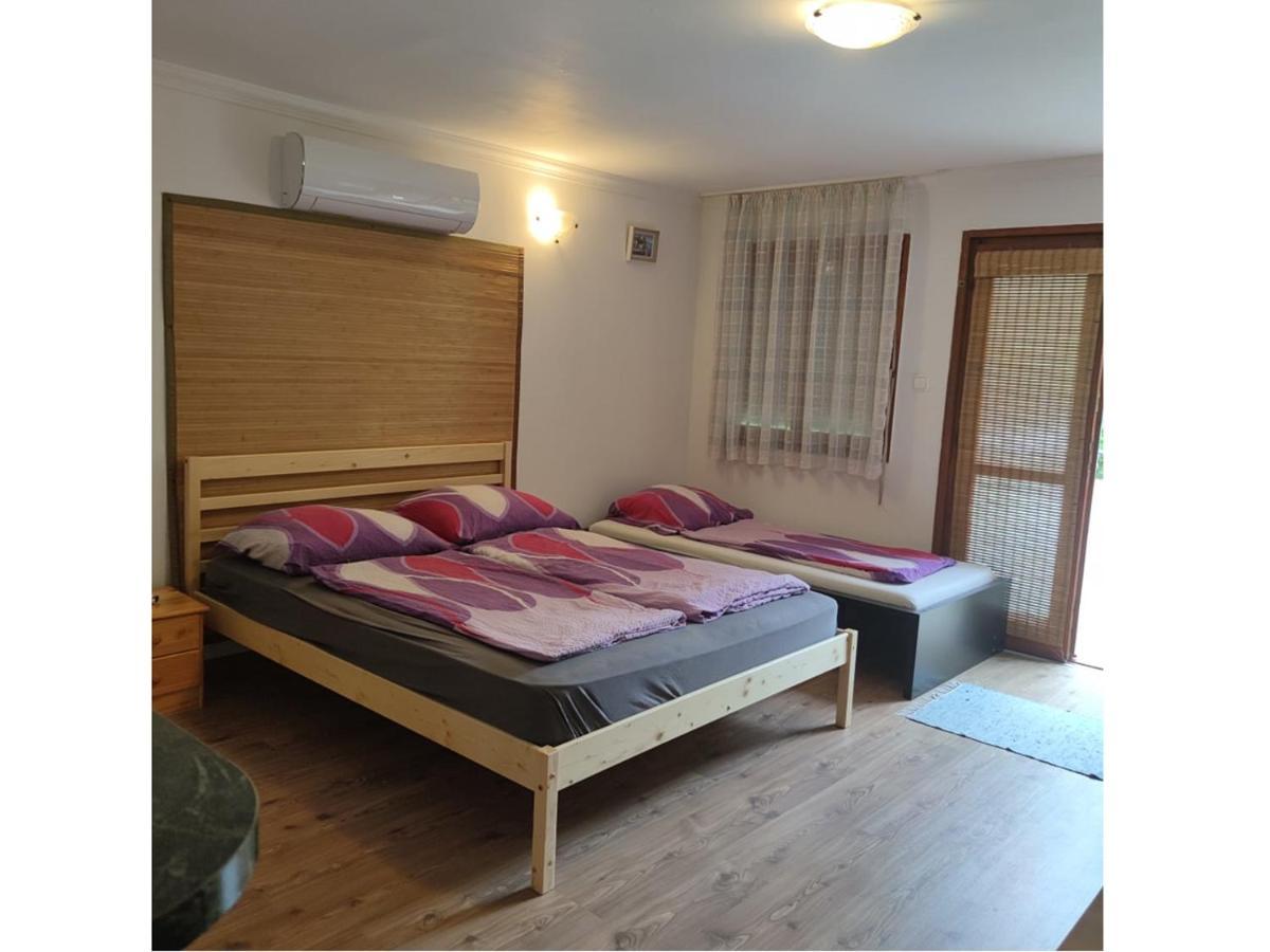 Emese Apartman Hajdúszoboszló Buitenkant foto