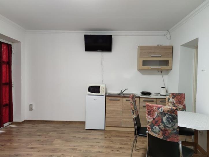 Emese Apartman Hajdúszoboszló Buitenkant foto