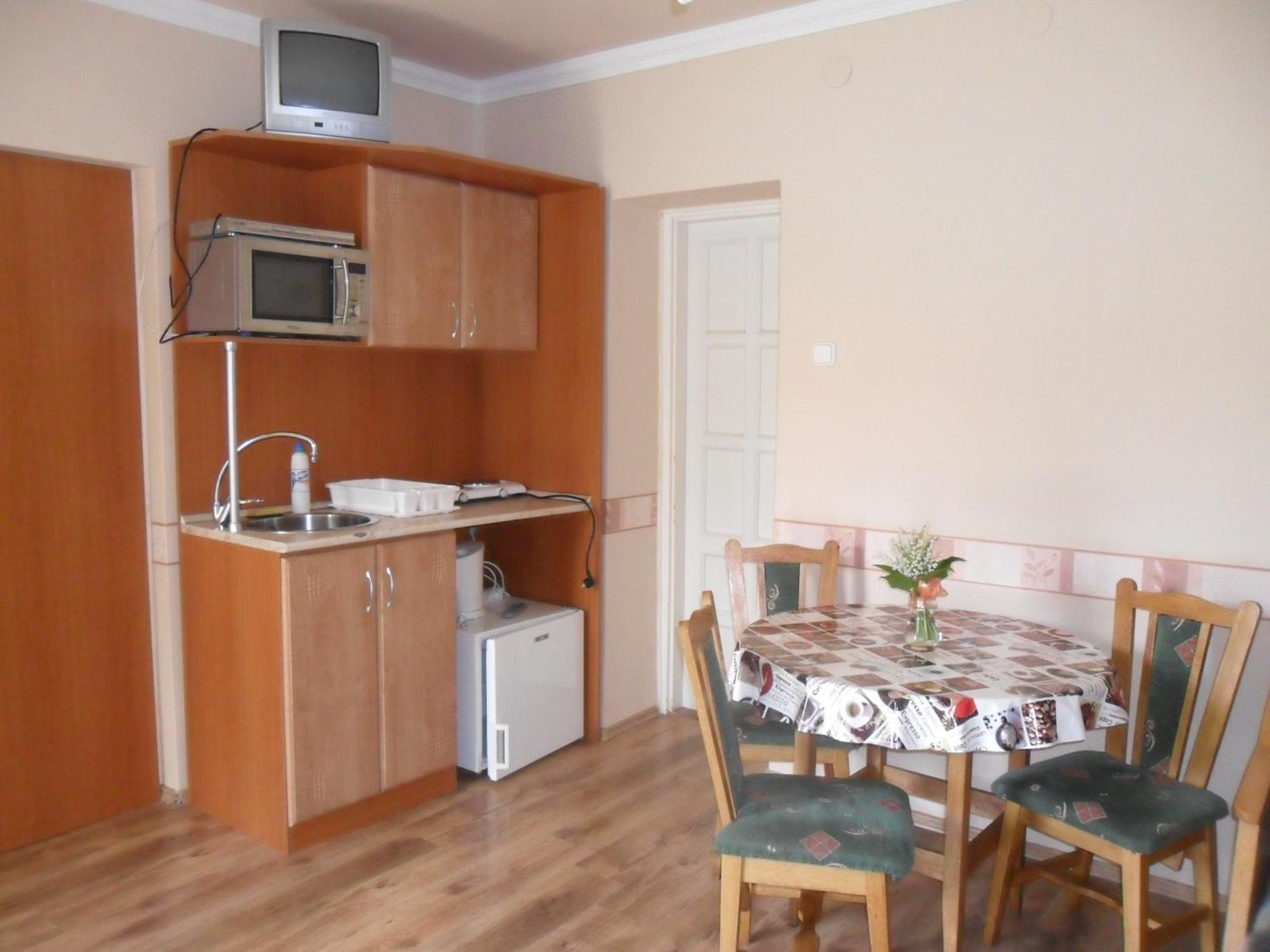 Emese Apartman Hajdúszoboszló Buitenkant foto